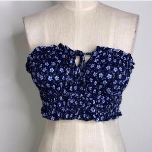Urban Outfitters Women's Blue and Navy Crop-top size small NWT